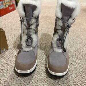 Sperry Women's Tan and White Winter Boots